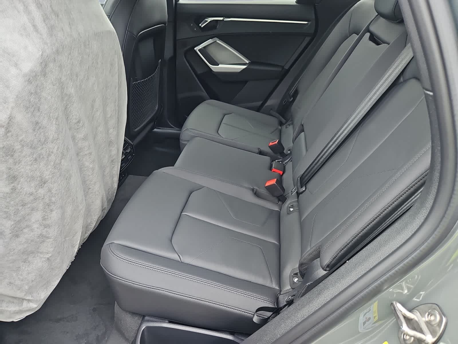 Vehicle image 8 of 20