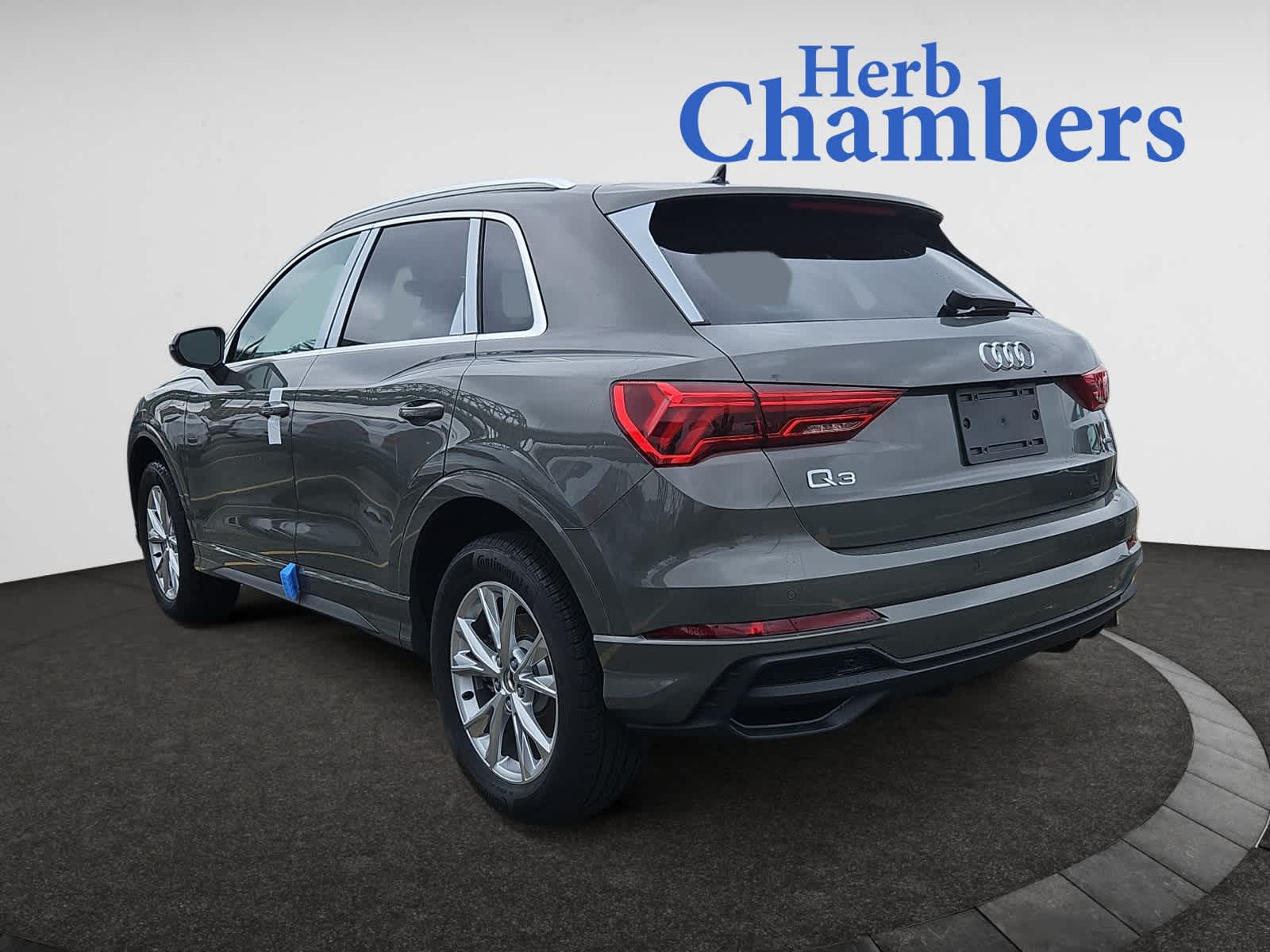 Vehicle image 5 of 20