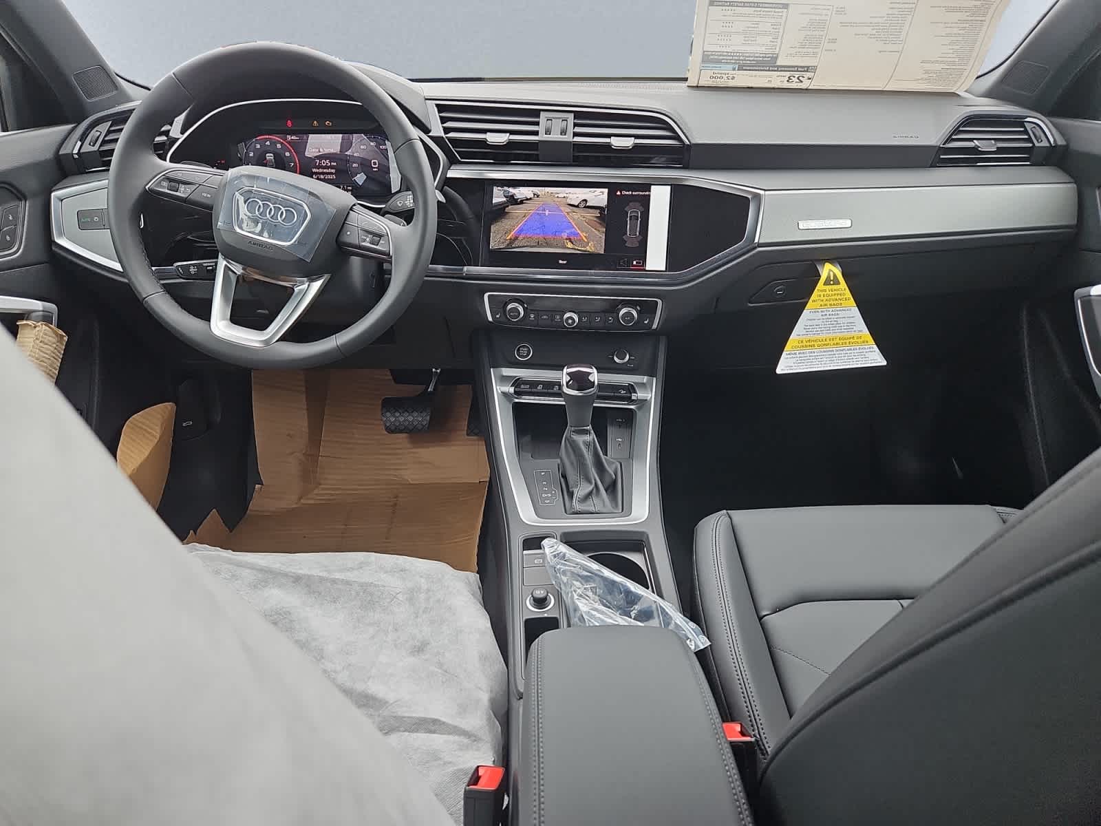 Vehicle image 10 of 20