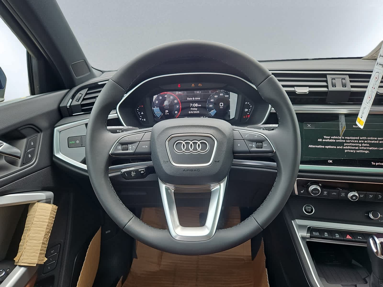 Vehicle image 18 of 20