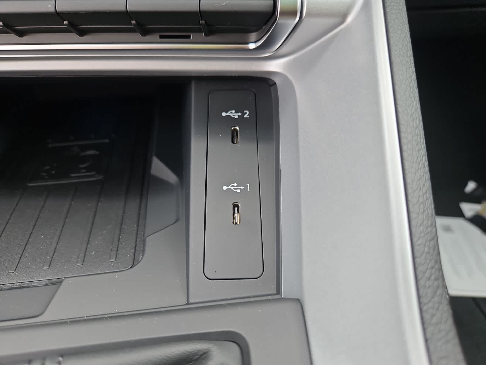Vehicle image 10 of 20