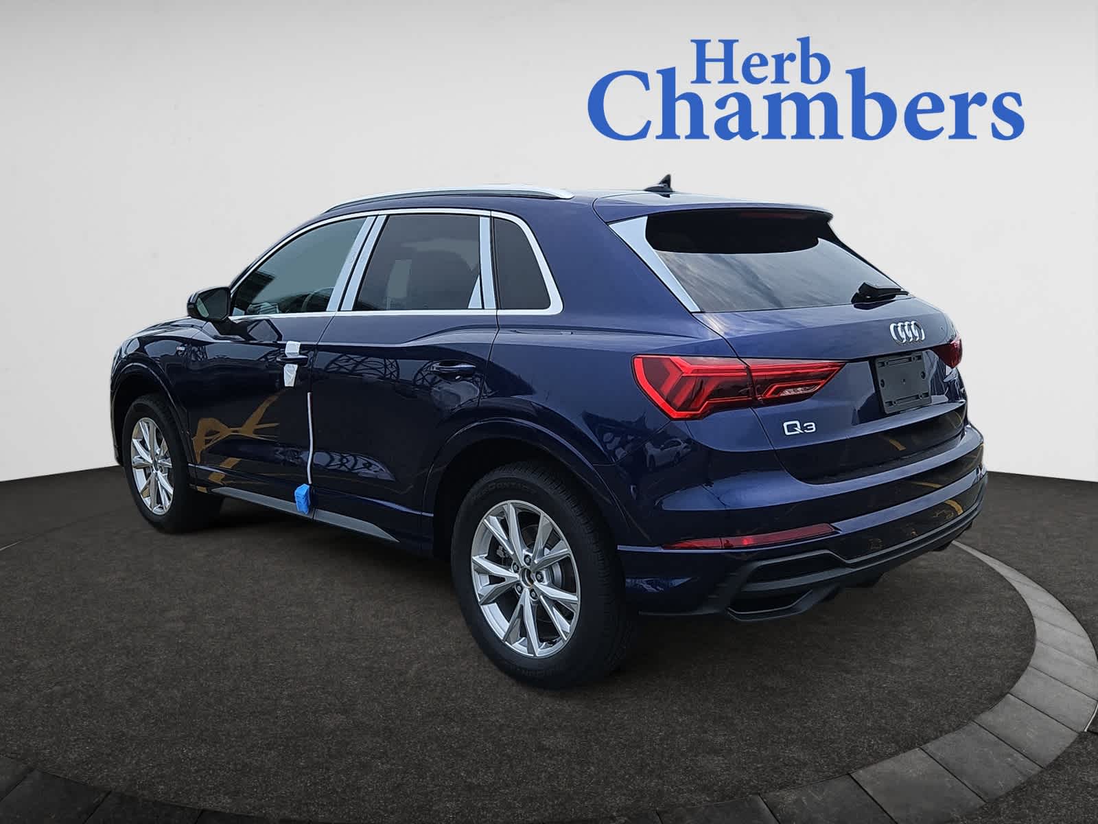 Vehicle image 5 of 20