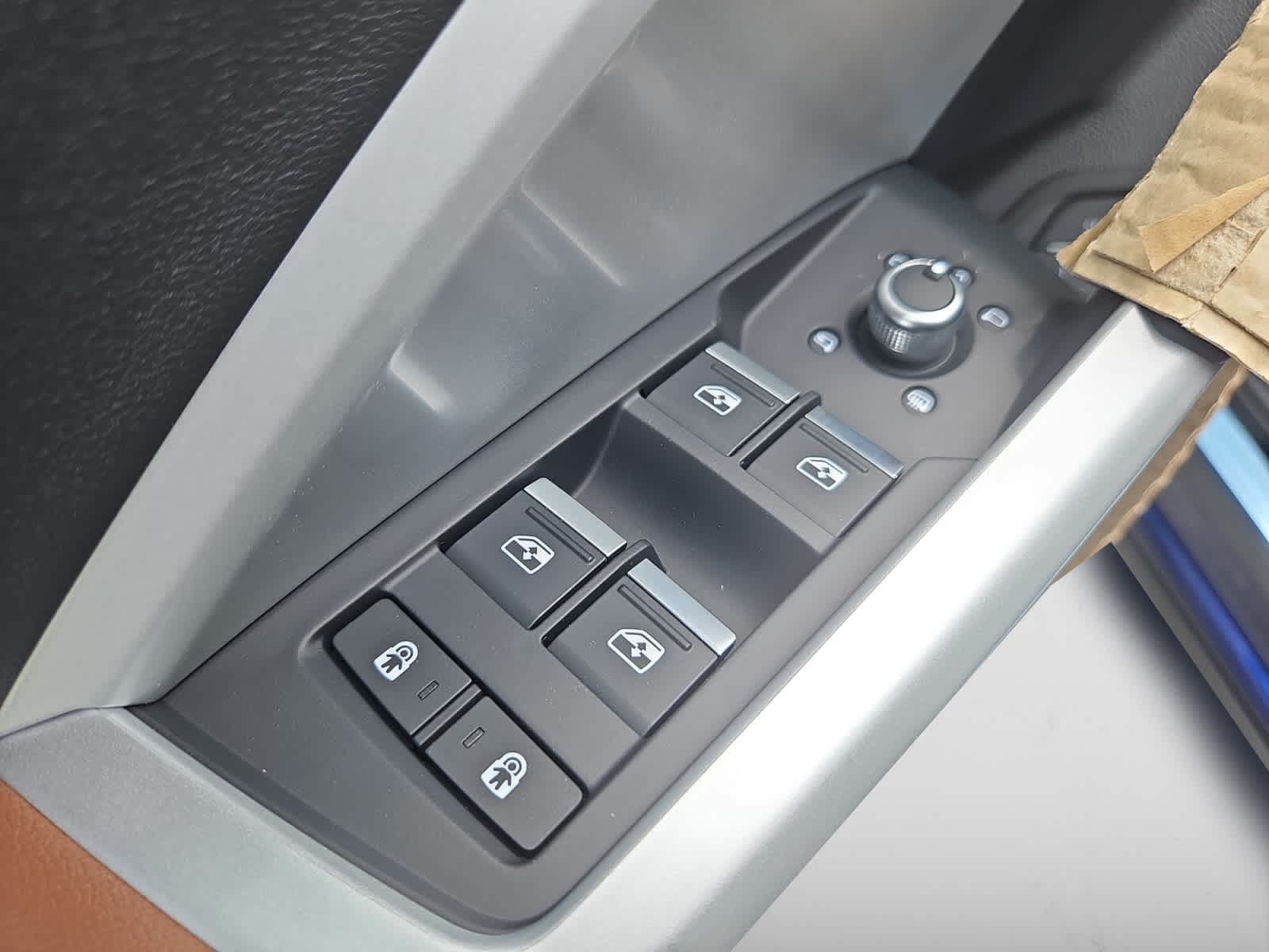 Vehicle image 13 of 20