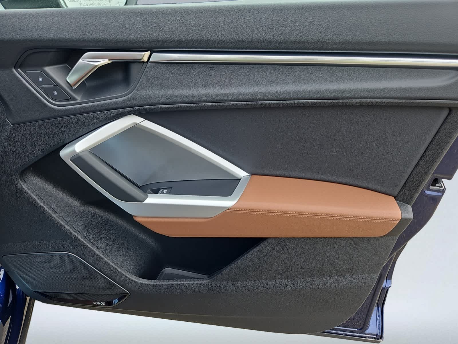 Vehicle image 16 of 20