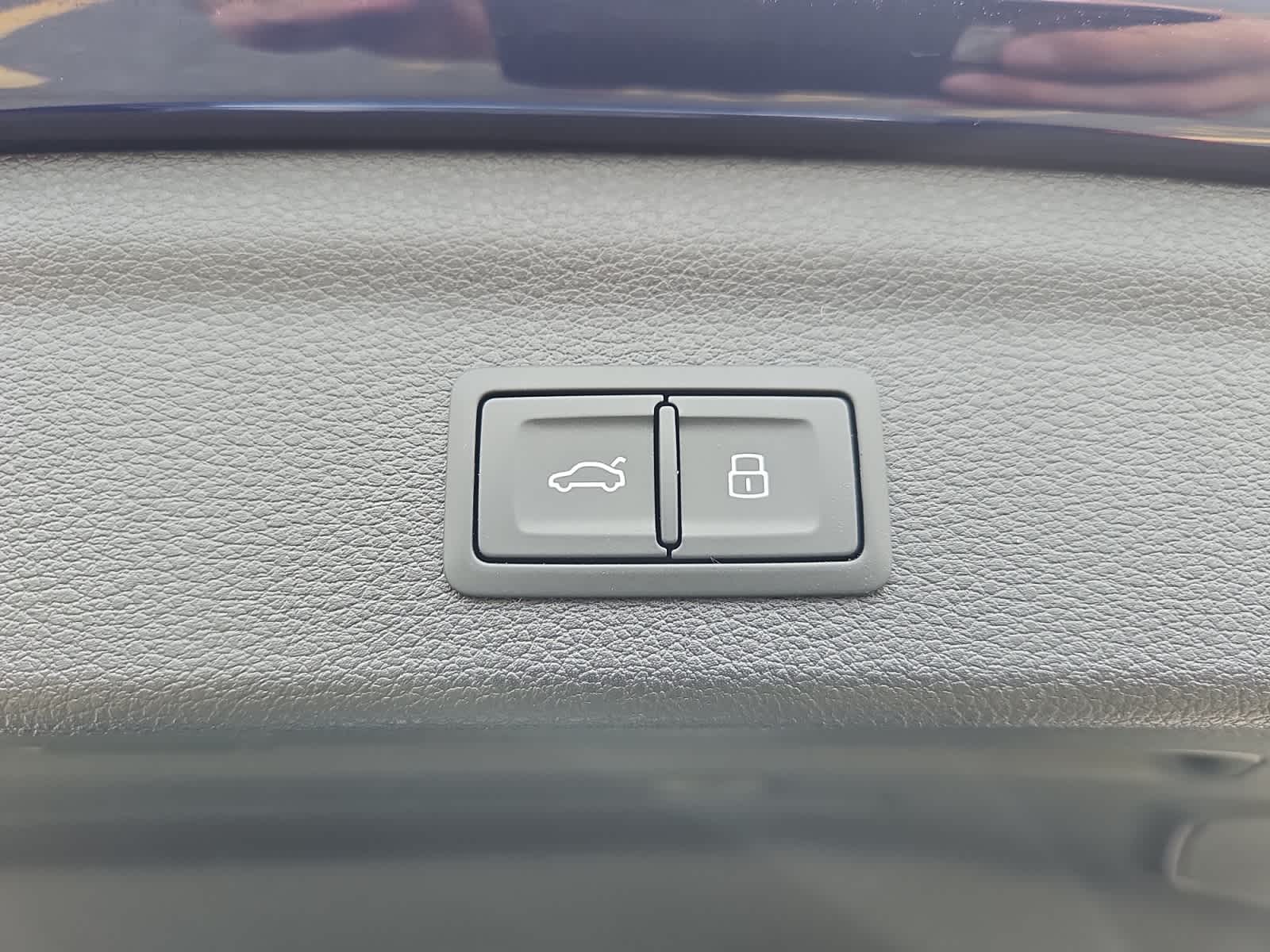 Vehicle image 11 of 20