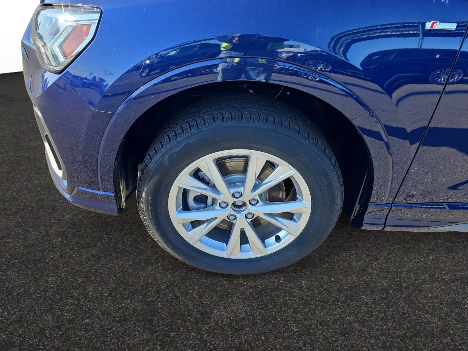 Vehicle image 9 of 20