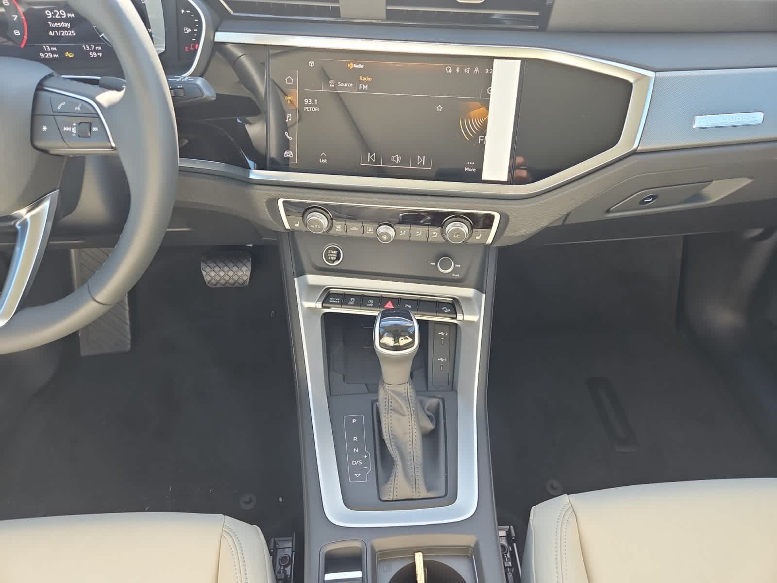 Vehicle image 17 of 20