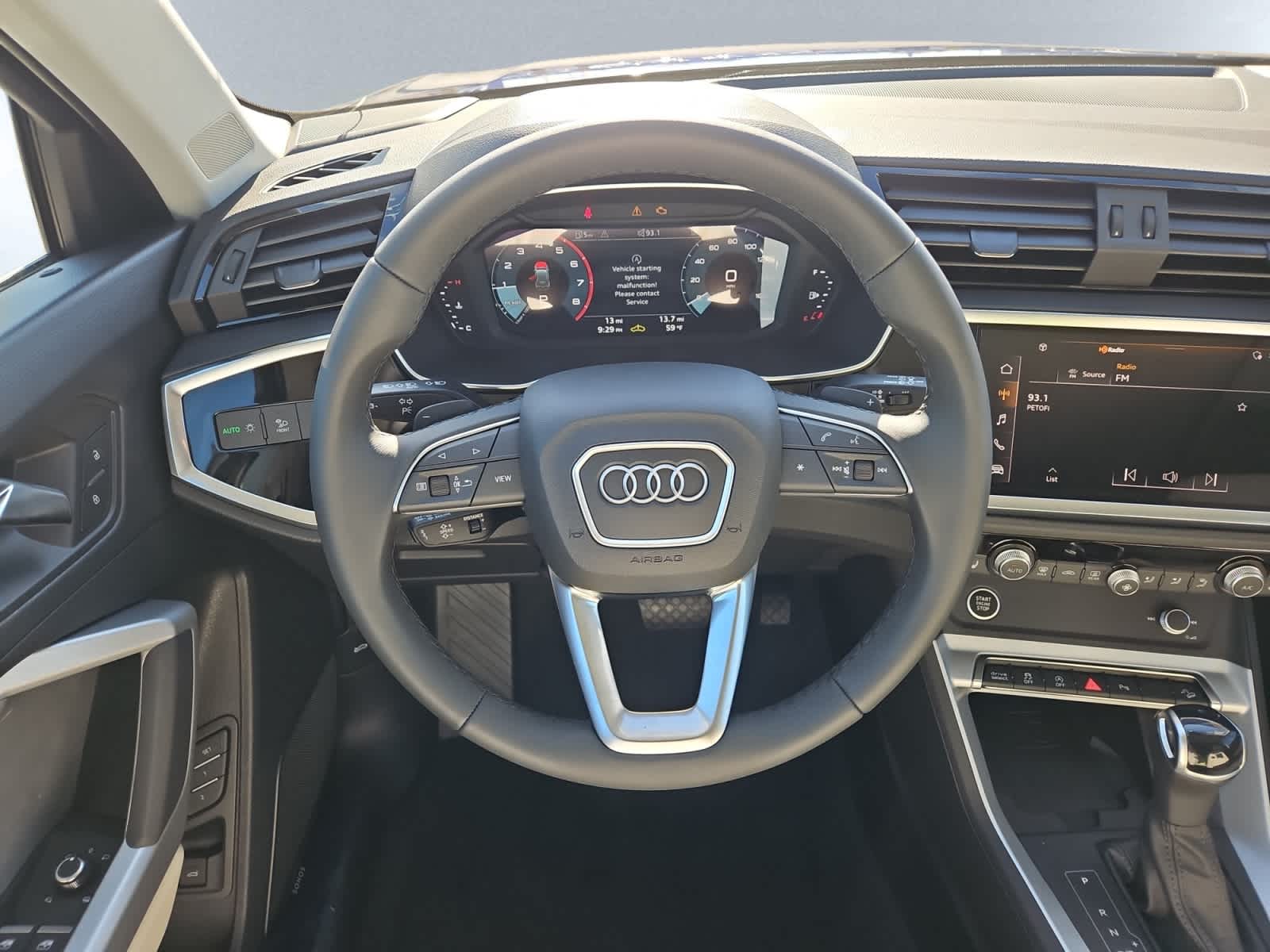 Vehicle image 18 of 20