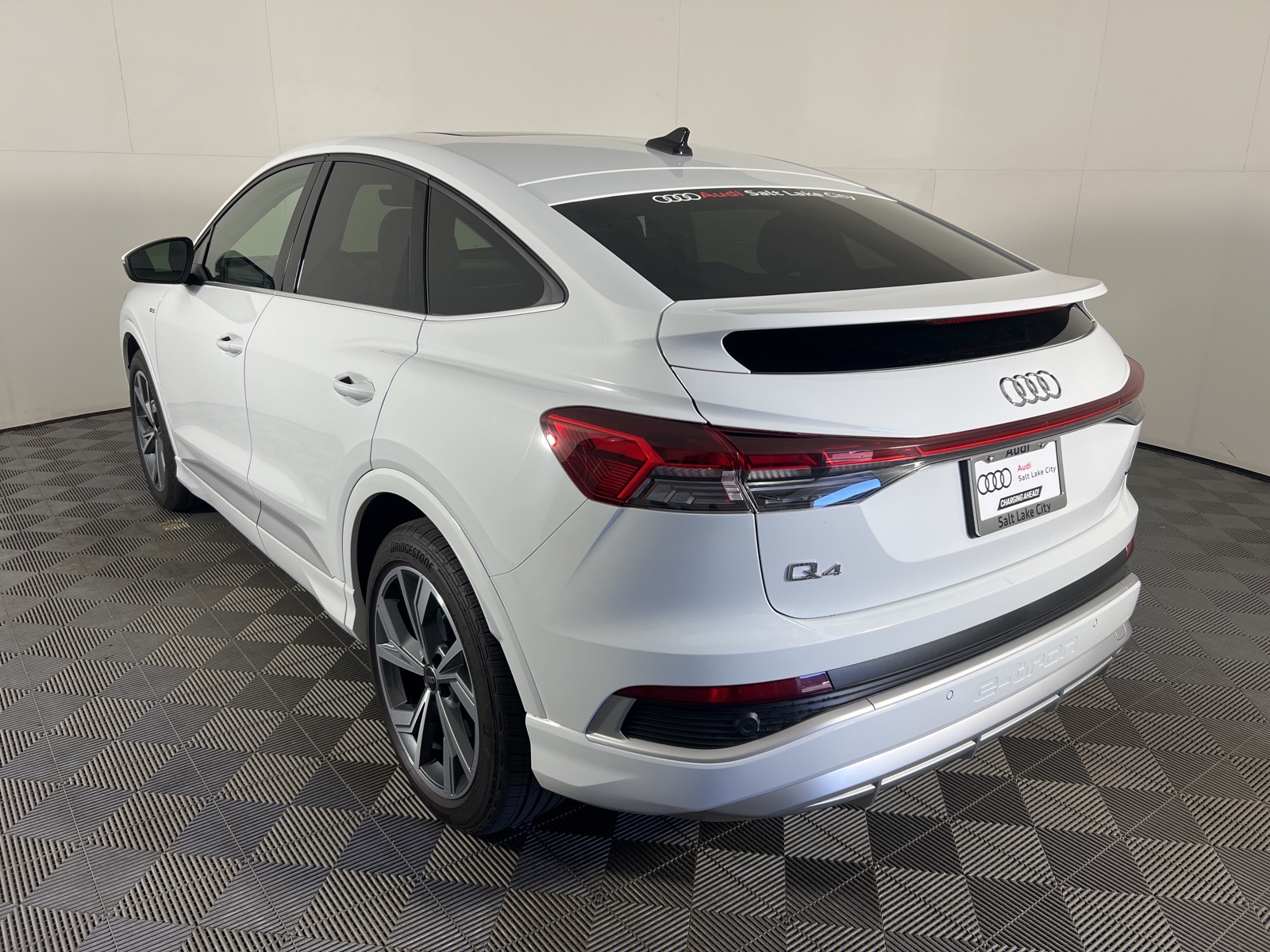 Vehicle image 7 of 20