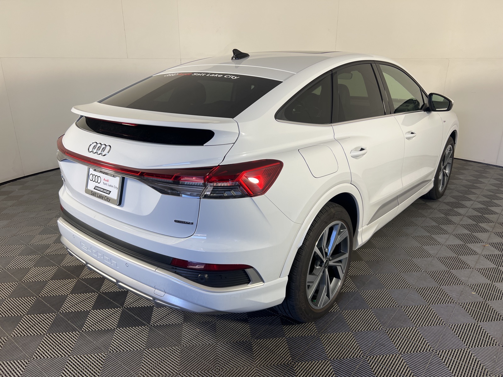 Vehicle image 5 of 20