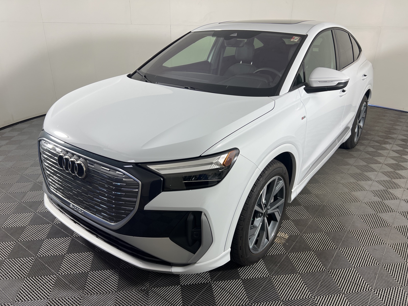 Vehicle image 1 of 20