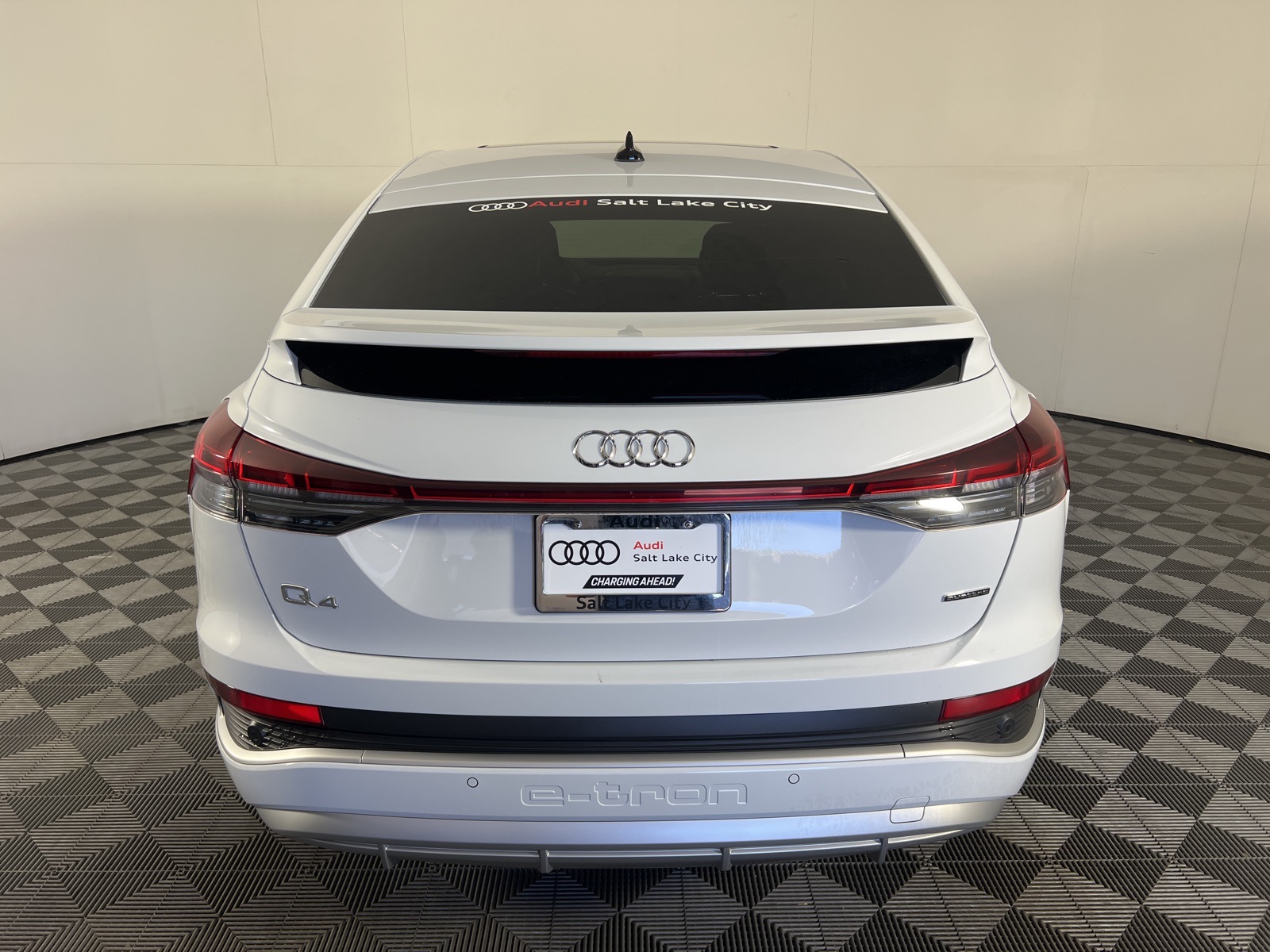 Vehicle image 6 of 20