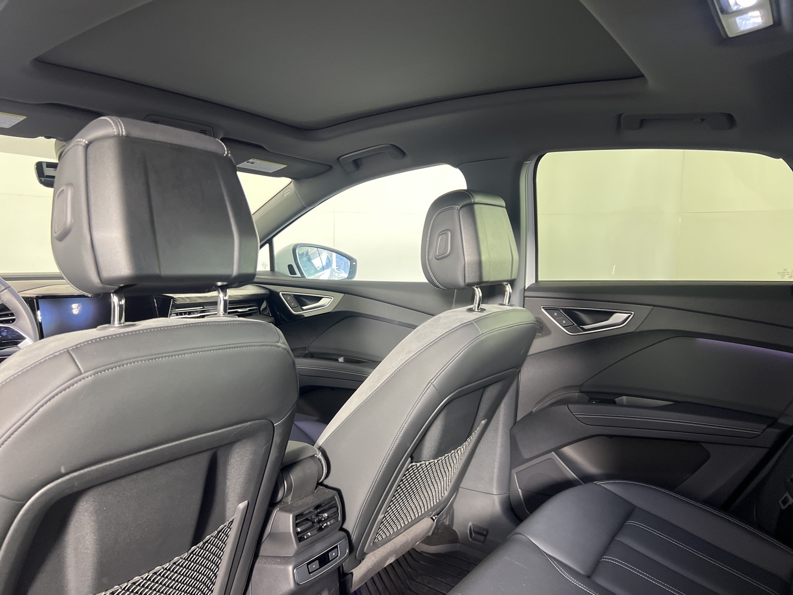 Vehicle image 14 of 20