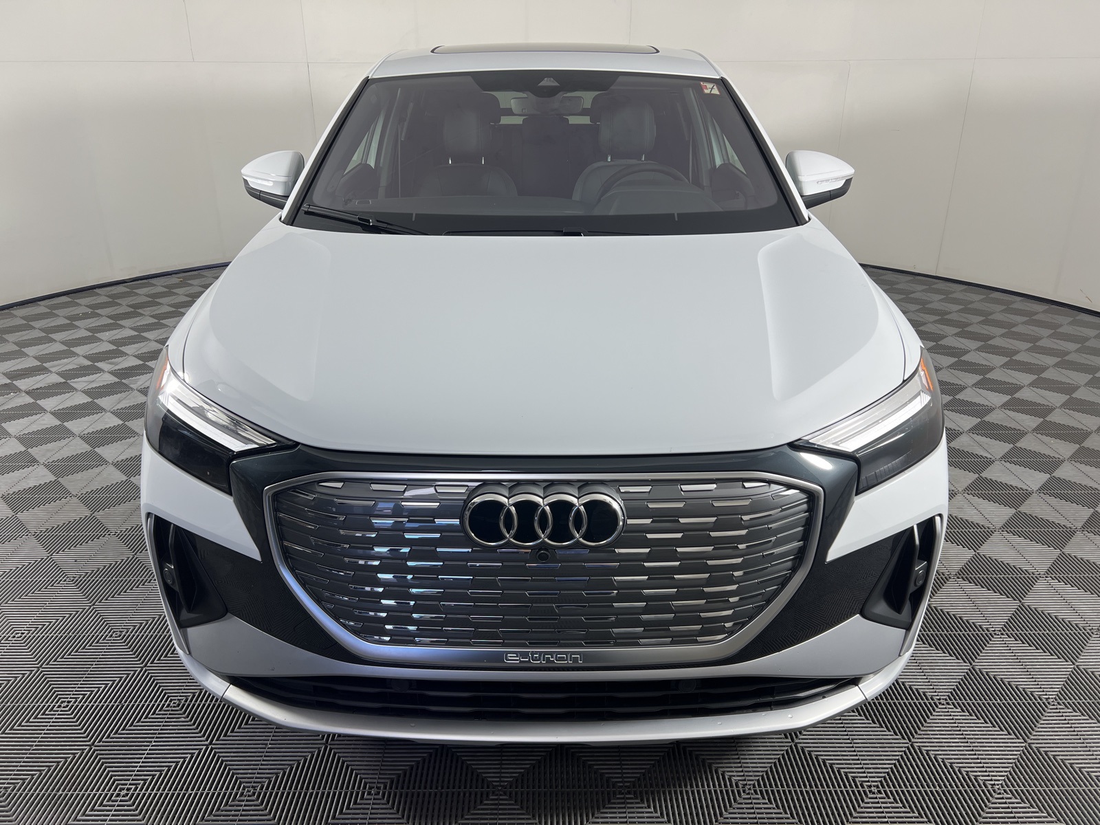 Vehicle image 2 of 20