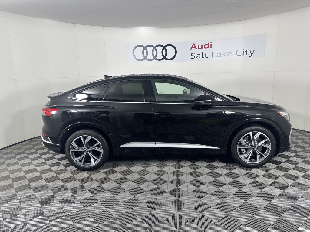 Vehicle image 4 of 20