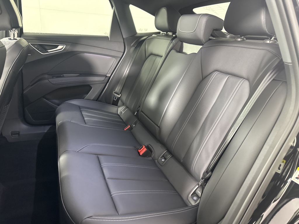 Vehicle image 12 of 20