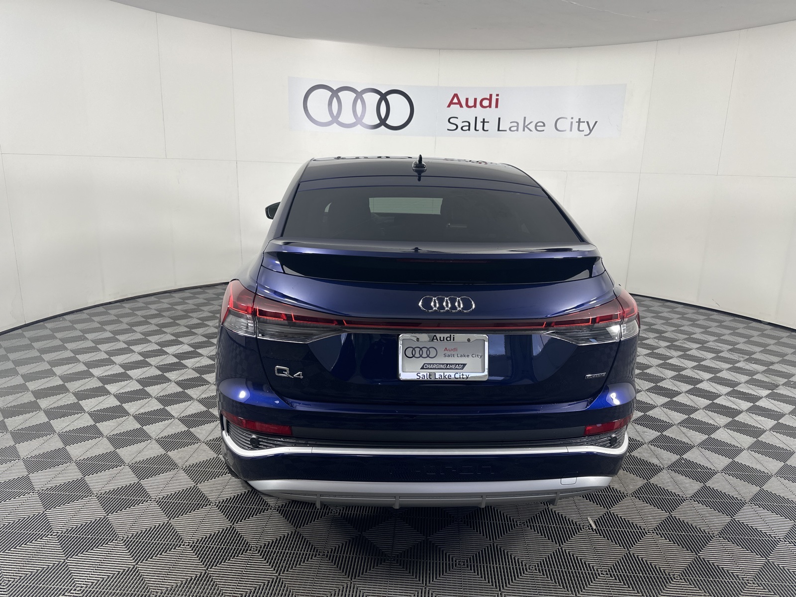 Vehicle image 6 of 19