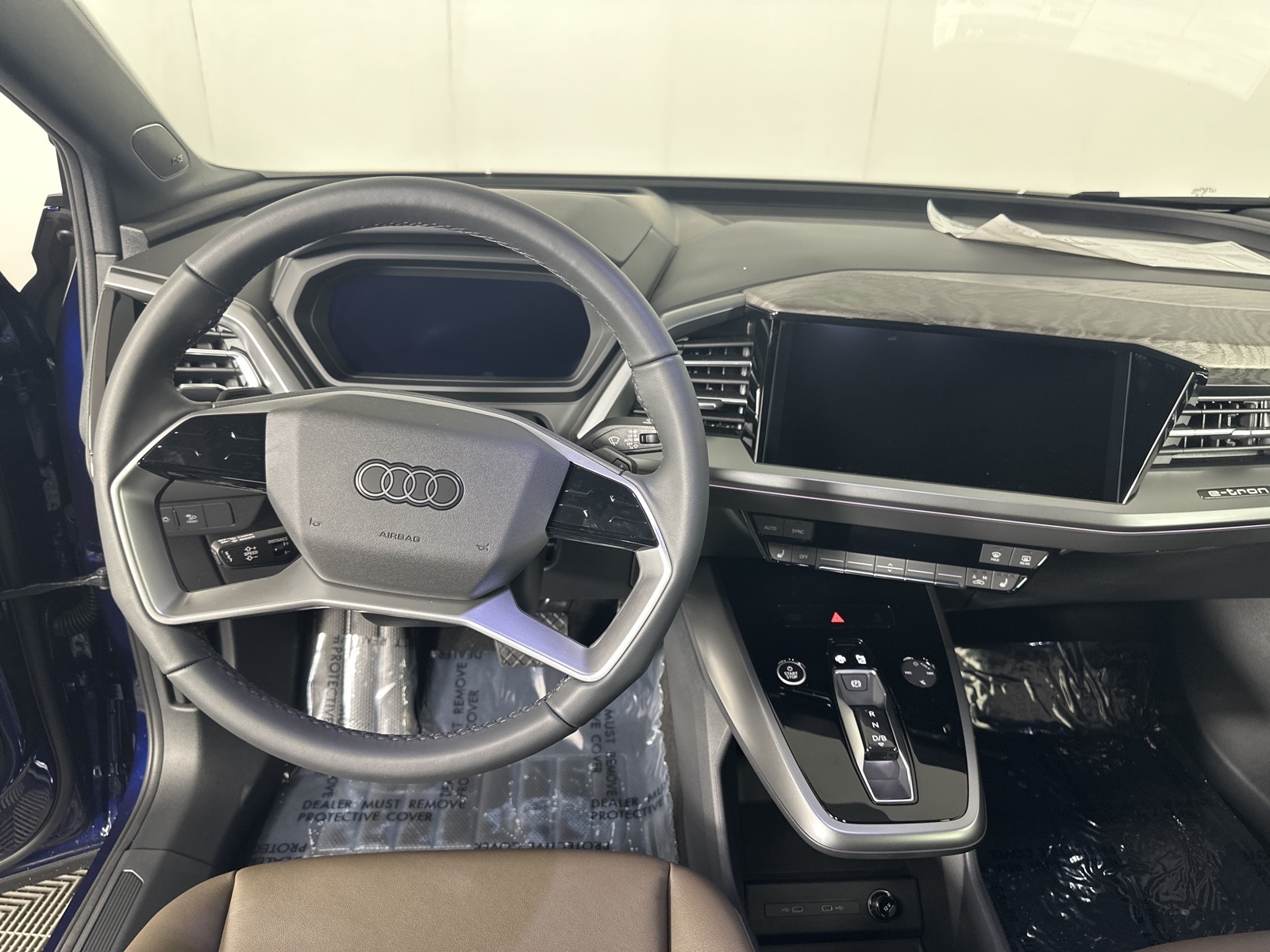 Vehicle image 13 of 19