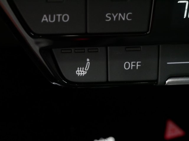 Vehicle image 31 of 35
