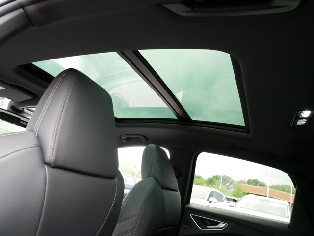 Vehicle image 34 of 35