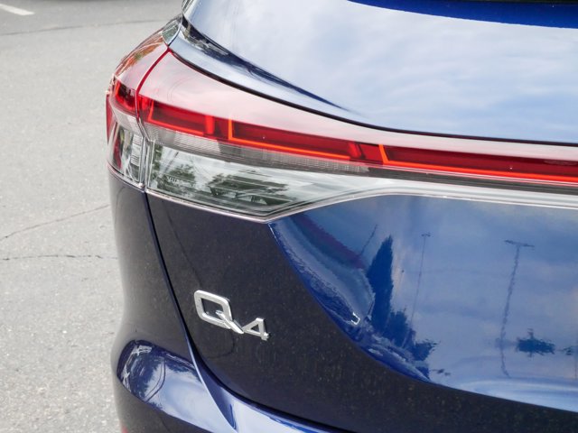 Vehicle image 20 of 35