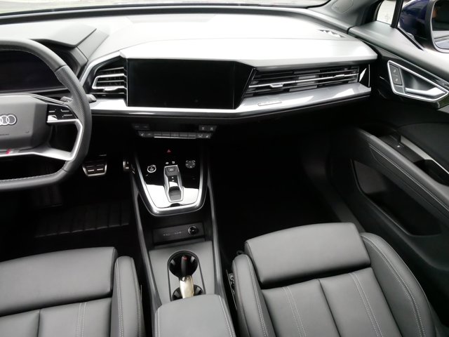 Vehicle image 14 of 35
