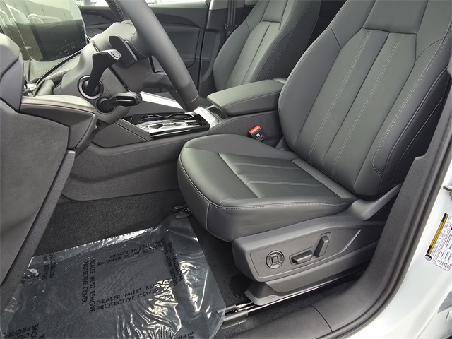 Vehicle image 21 of 27