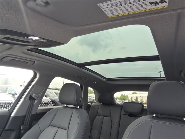 Vehicle image 9 of 27