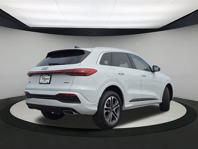 Vehicle image 5 of 27
