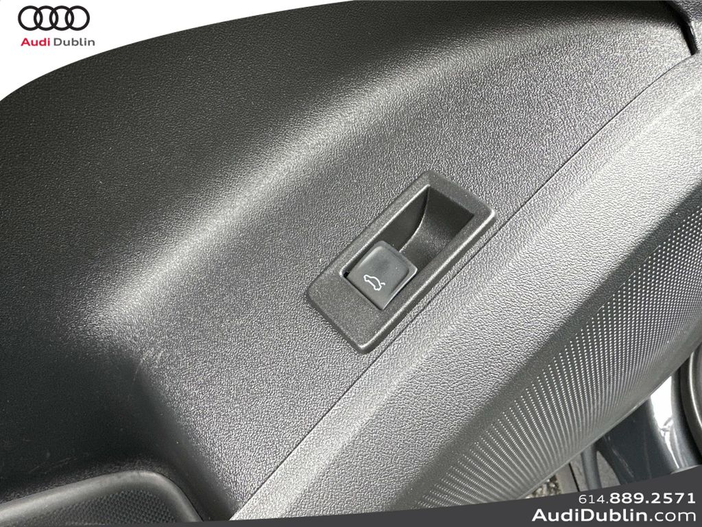 Vehicle image 12 of 31