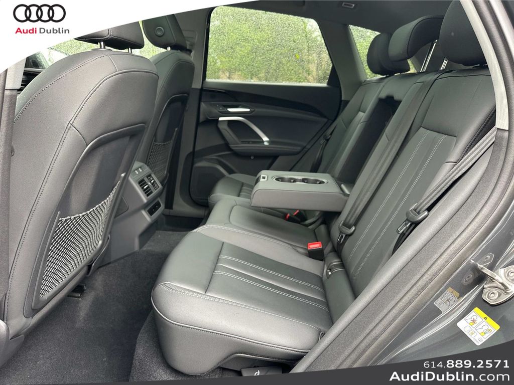 Vehicle image 26 of 31