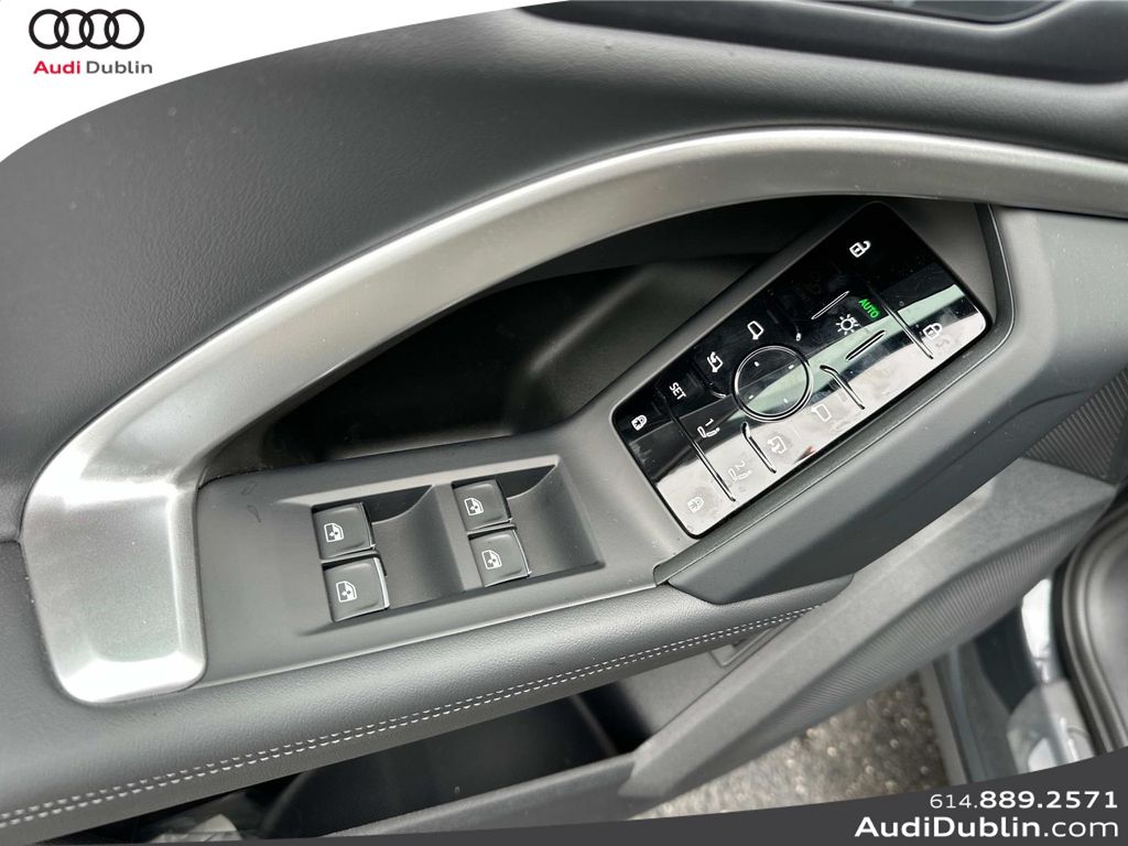 Vehicle image 13 of 31