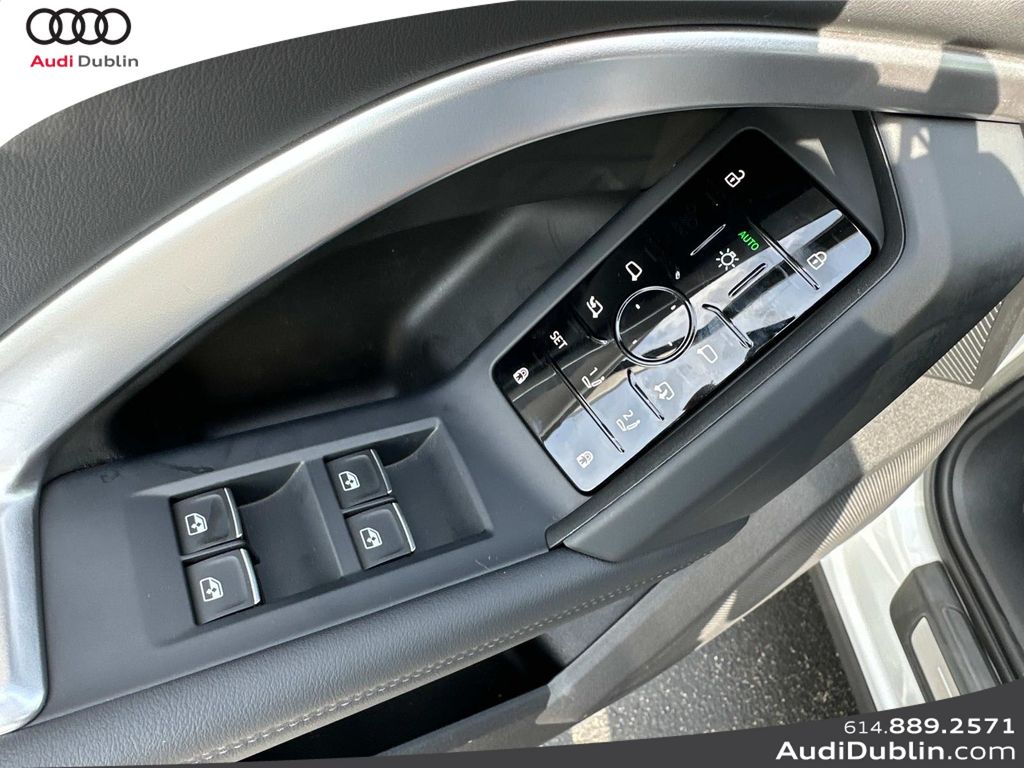 Vehicle image 13 of 31