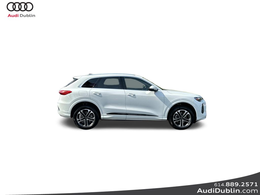 Vehicle image 4 of 31