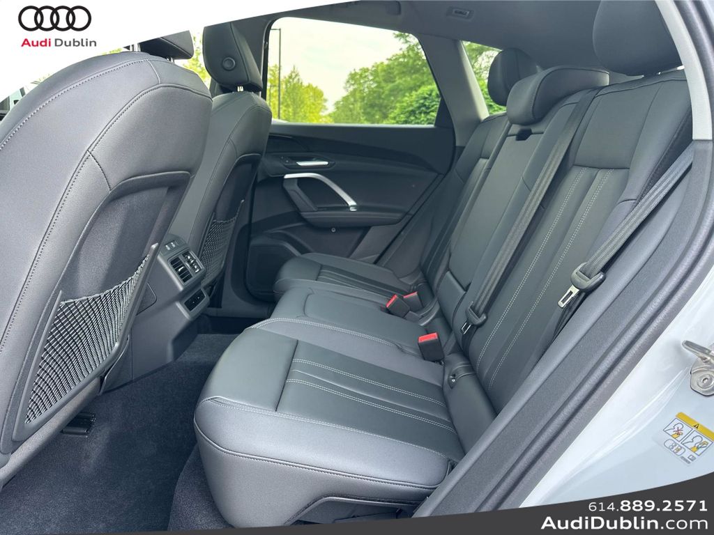 Vehicle image 26 of 31