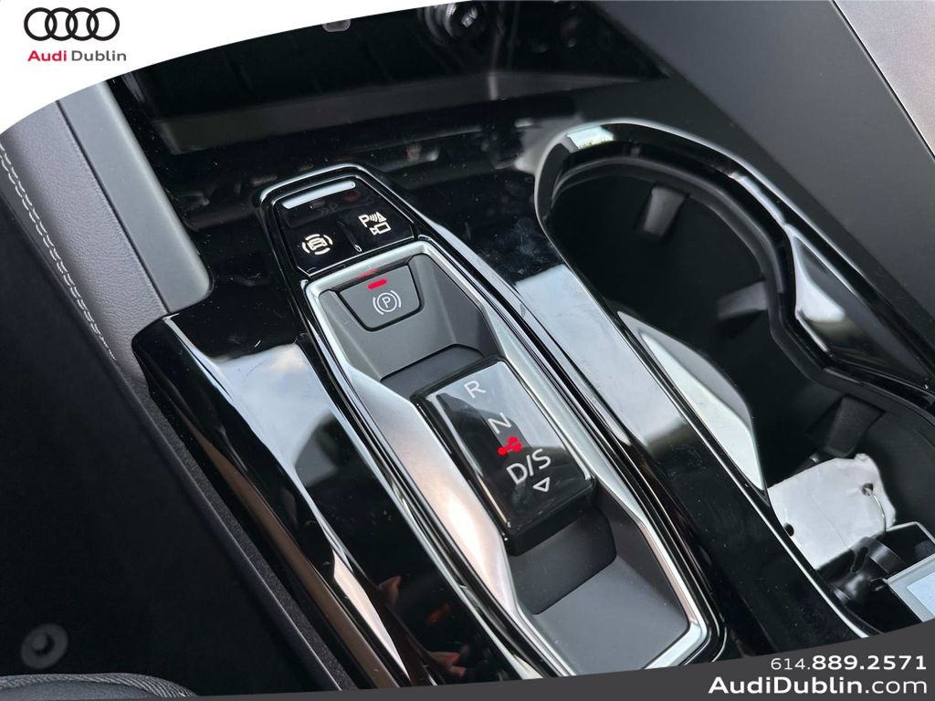 Vehicle image 22 of 31