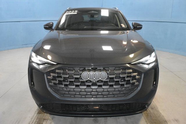 2025 Audi Q5 Premium Image 2 of 26