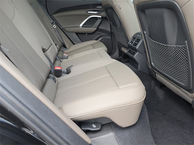 Vehicle image 20 of 27