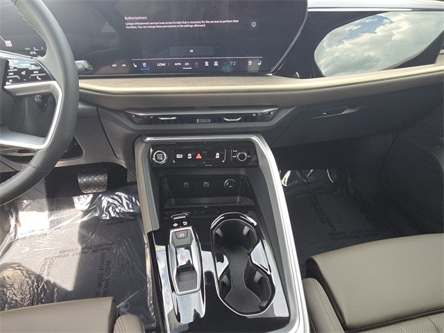 Vehicle image 25 of 27