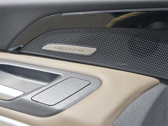 Vehicle image 18 of 27