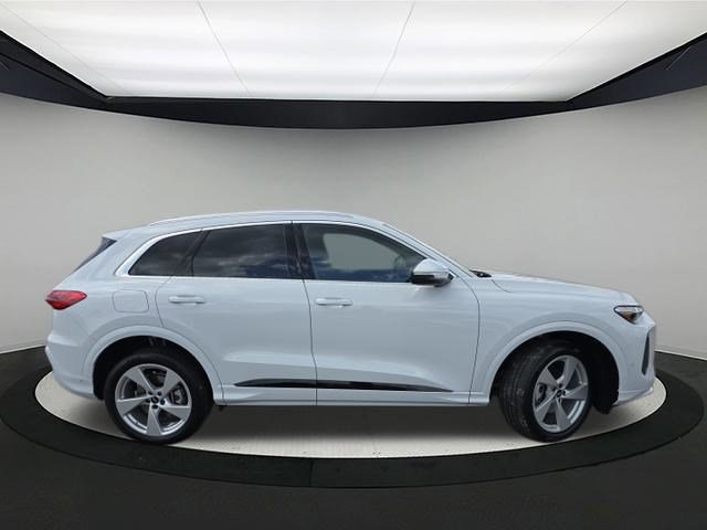 Vehicle image 4 of 27