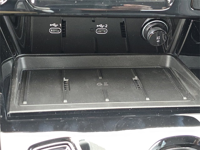 Vehicle image 16 of 27
