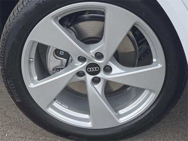 Vehicle image 25 of 27
