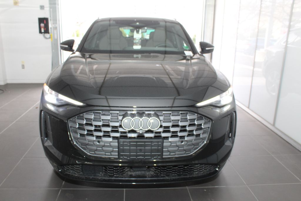 2025 Audi Q5 Prestige Image 2 of 28