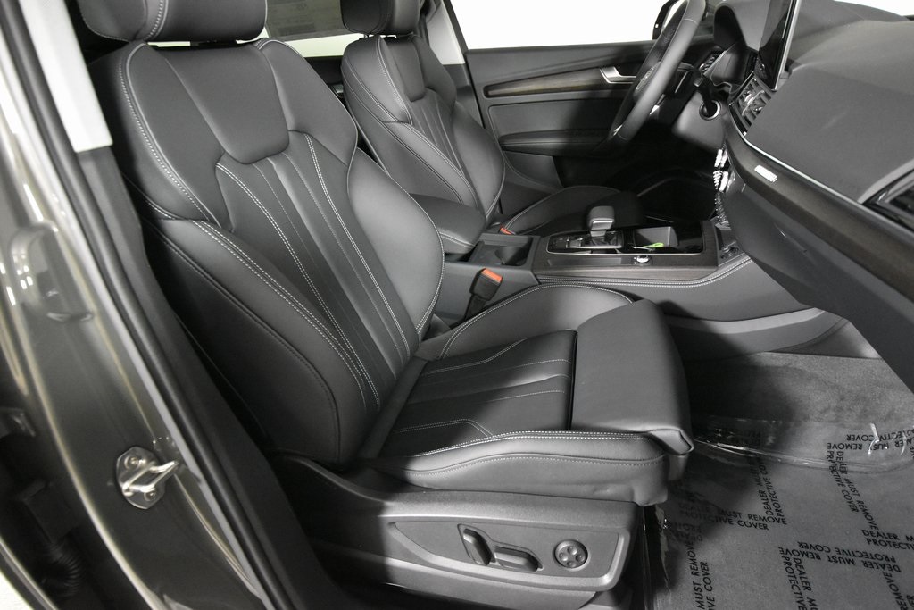 Vehicle image 12 of 19