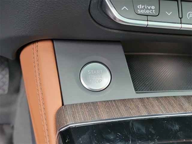 Vehicle image 36 of 40