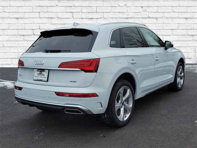 Vehicle image 8 of 40