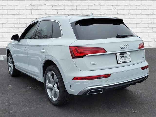 Vehicle image 10 of 40