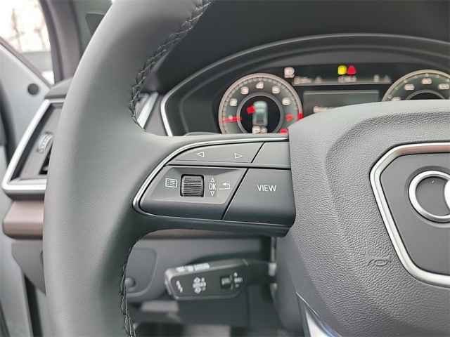 Vehicle image 31 of 40