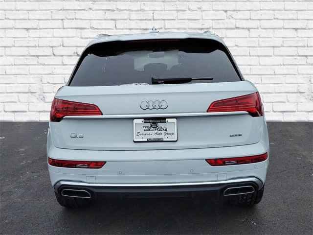 Vehicle image 9 of 40